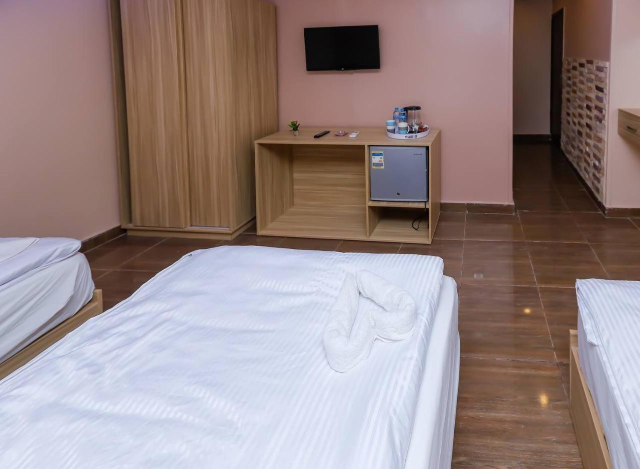 Pyramids Express 3* Le Caire